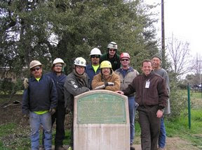 group-volunteer.jpg group-volunteer.jpg